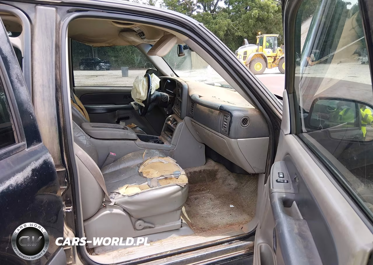 2003 Chevrolet Suburban 1500 Ls VIN:1GNEC16Z73J240340 - 5