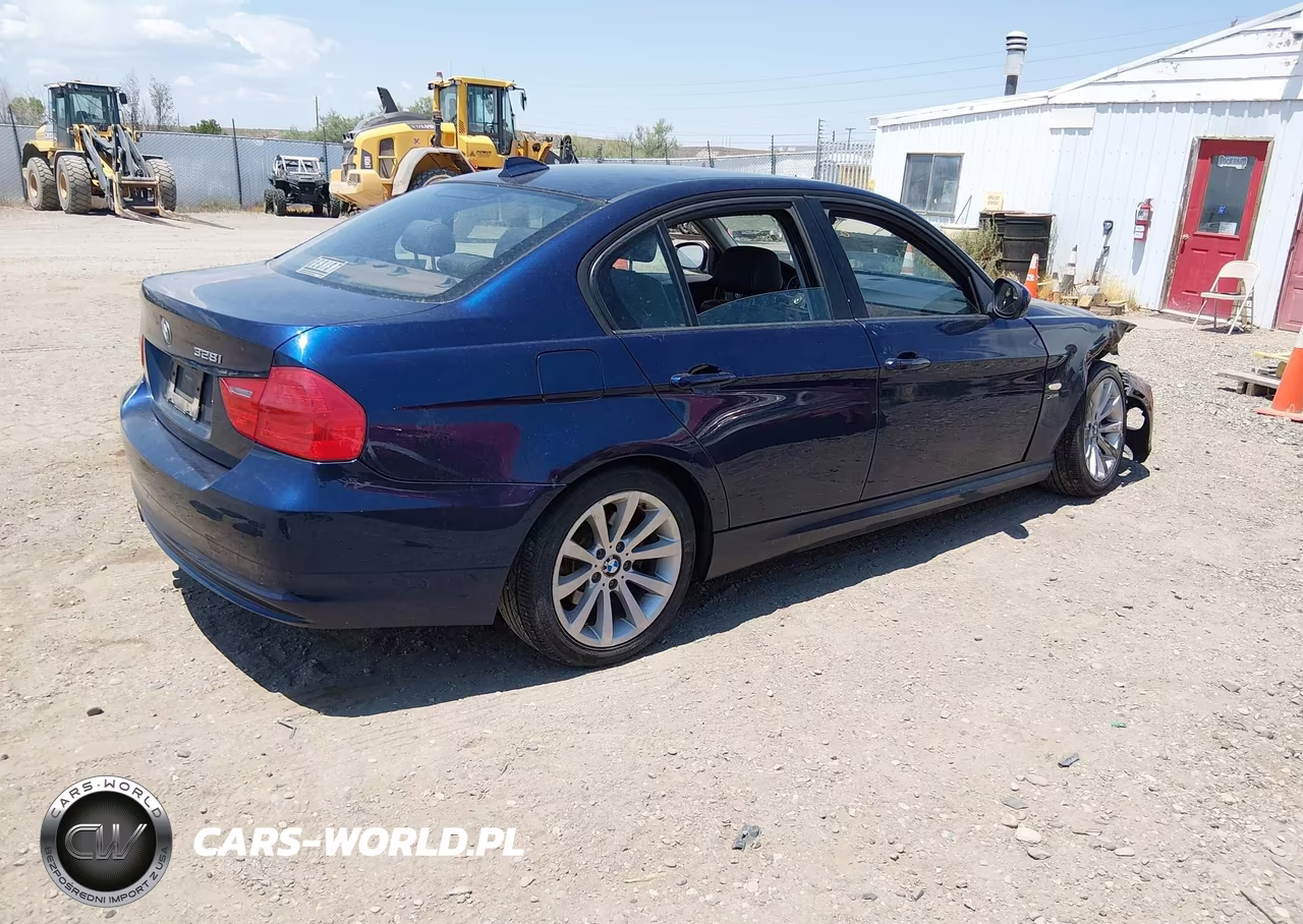 2011 BMW 328I xDrive VIN:WBAPK5C55BF125618 - 4