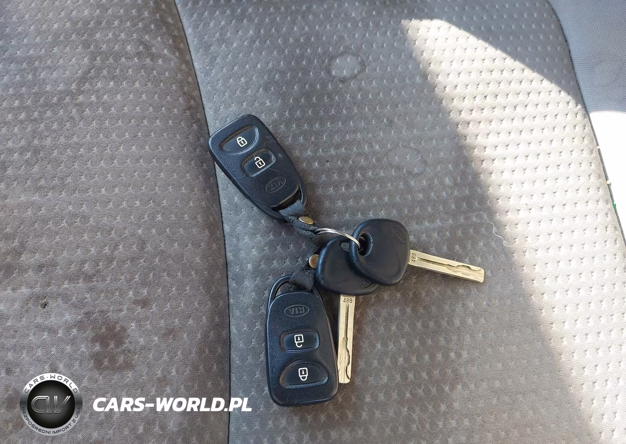 2011 Kia Sorento Lx VIN:5XYKT3A12BG170429 - 11