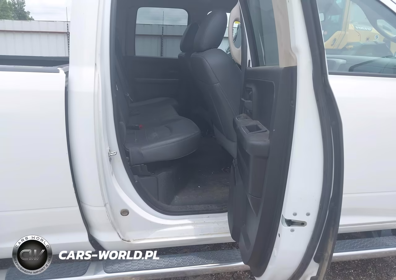 2018 Ram 1500 VIN:1C6RR6FG2JS303606 - 8