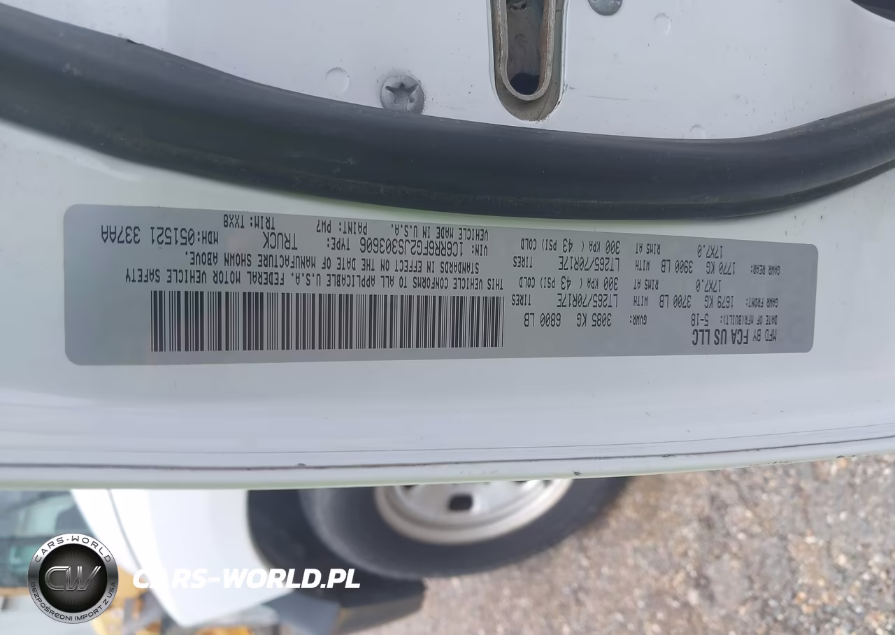 2018 Ram 1500 VIN:1C6RR6FG2JS303606 - 9