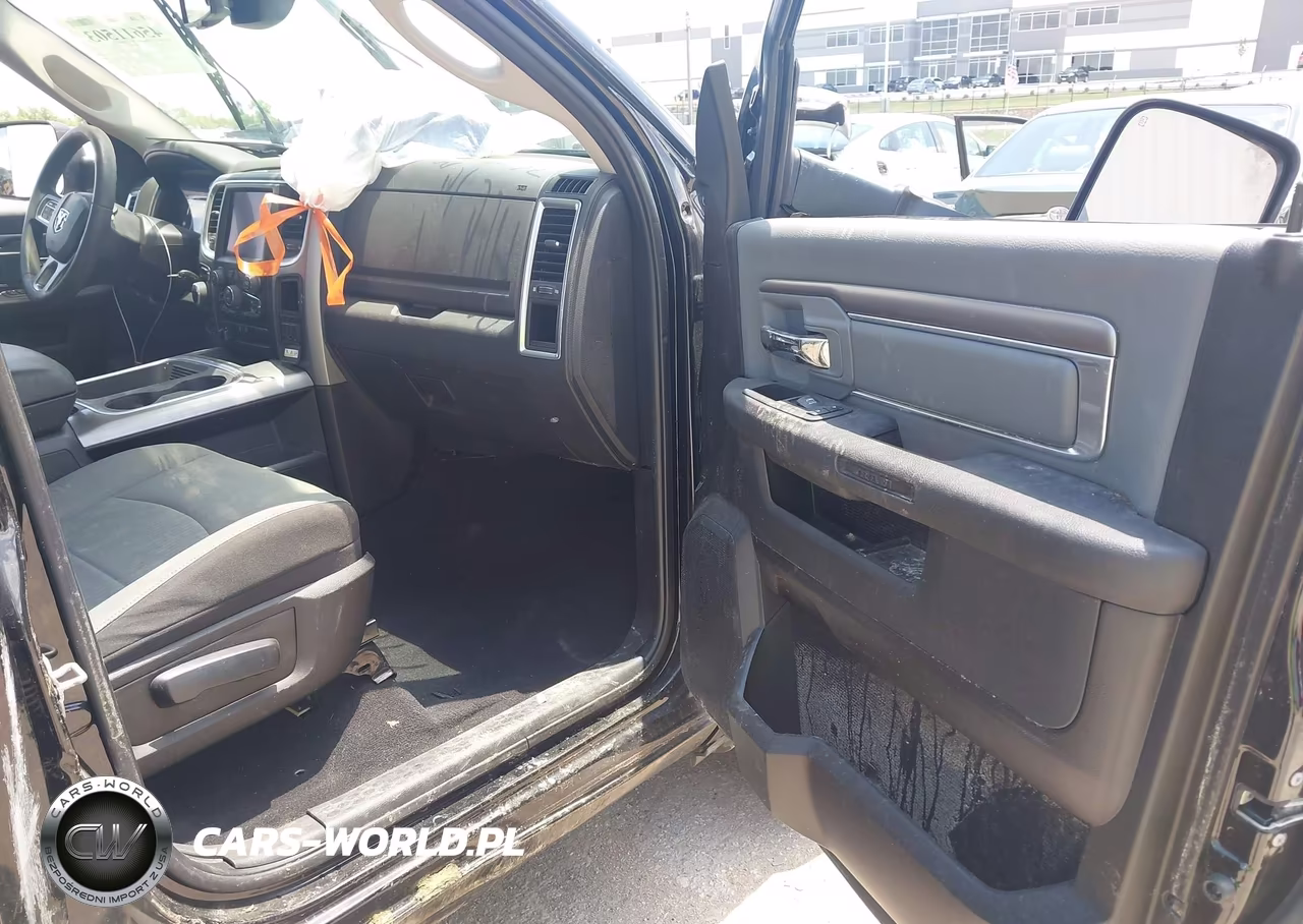 2023 Ram 1500 Classic VIN:1C6RR7LG2PS519121 - 5