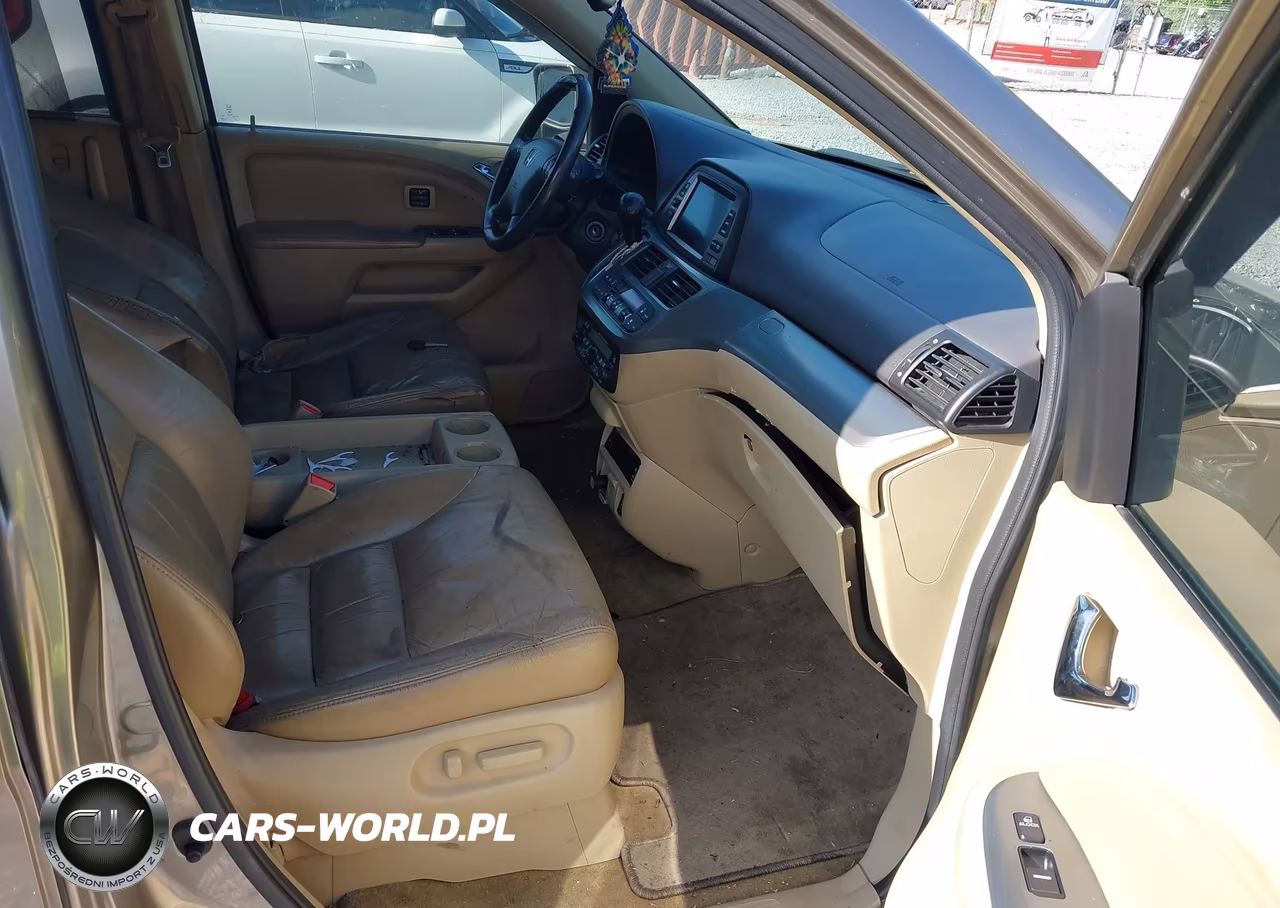 2010 Honda Odyssey Touring VIN:5FNRL3H91AB065123 - 5