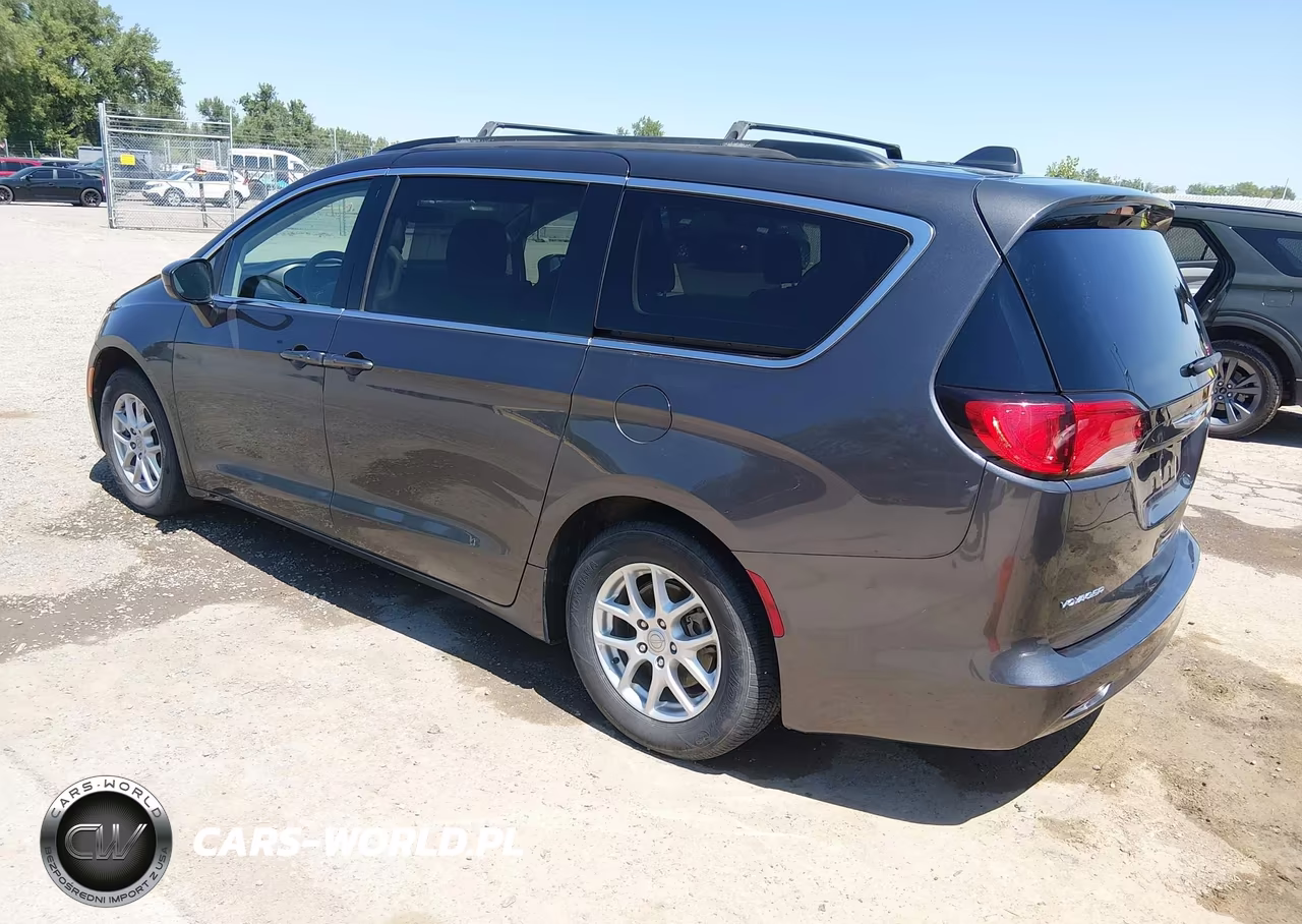 2020 Chrysler Voyager Lxi VIN:2C4RC1DG3LR257482 - 3