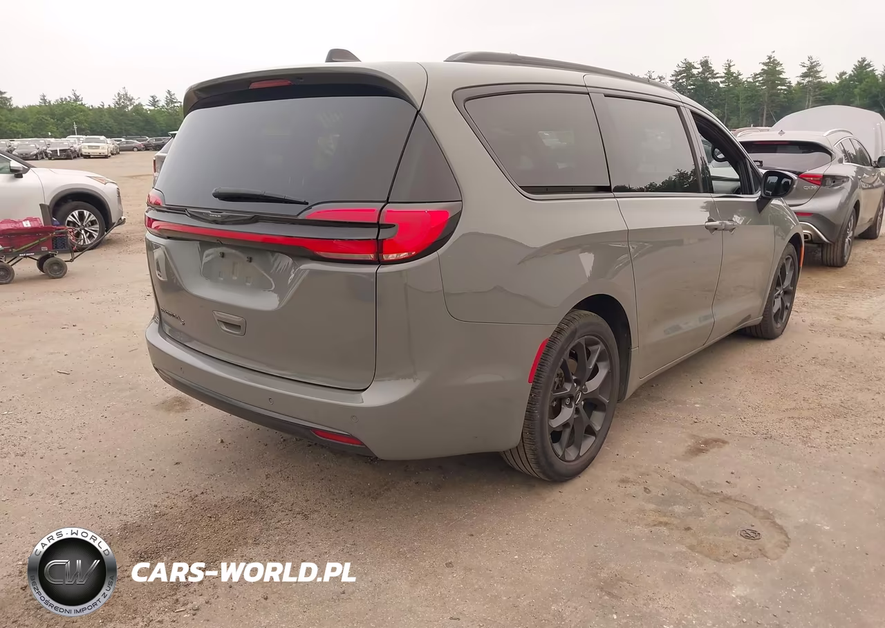 2023 Chrysler Pacifica Touring L VIN:2C4RC1BG6PR508973 - 4