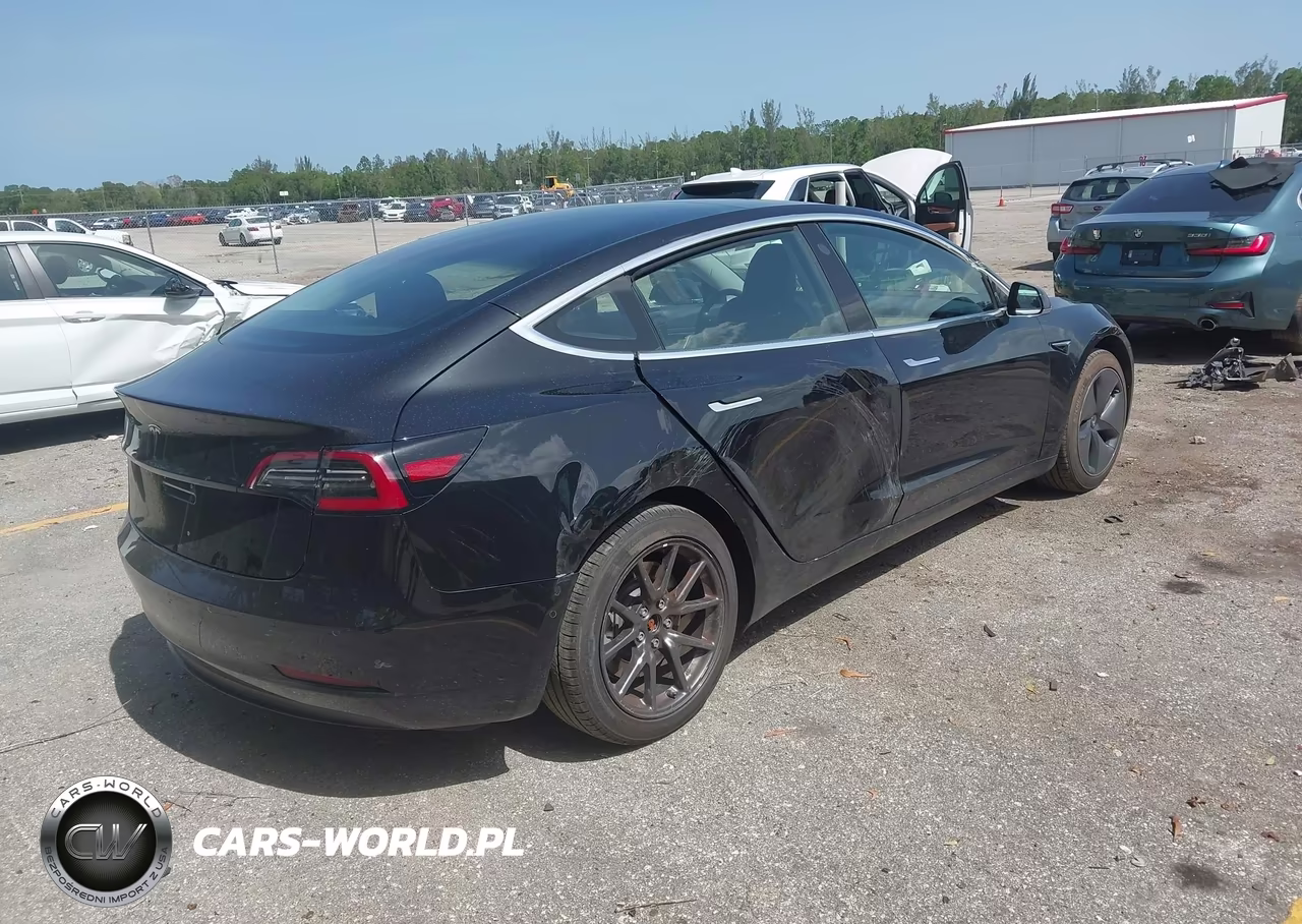 2018 Tesla Model 3 Long Range-Mid Range VIN:5YJ3E1EA0JF089108 - 4