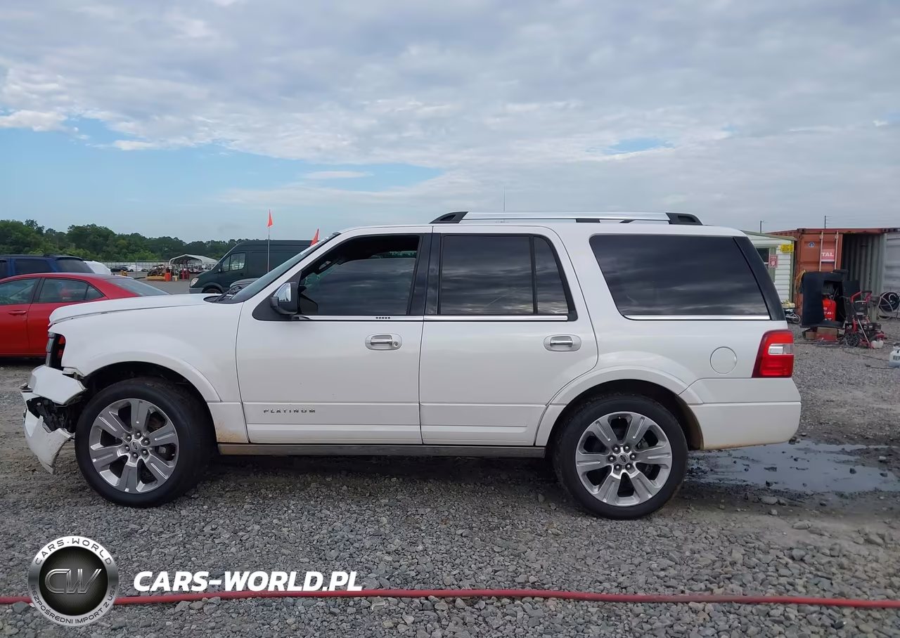 2015 Ford Expedition Platinum VIN:1FMJU1LTXFEF13462 - 14