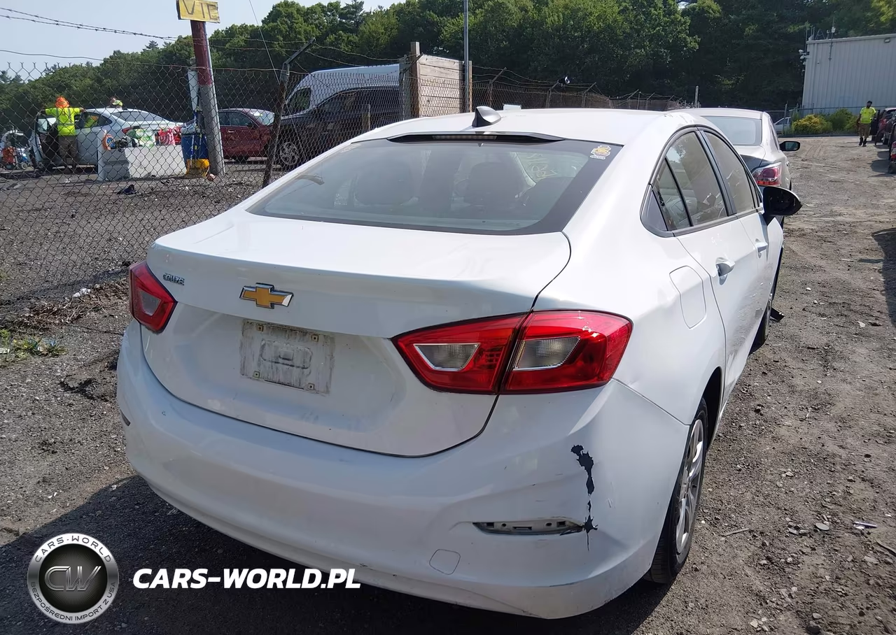 2018 Chevrolet Cruze Ls Auto VIN:1G1BC5SM0J7134182 - 4