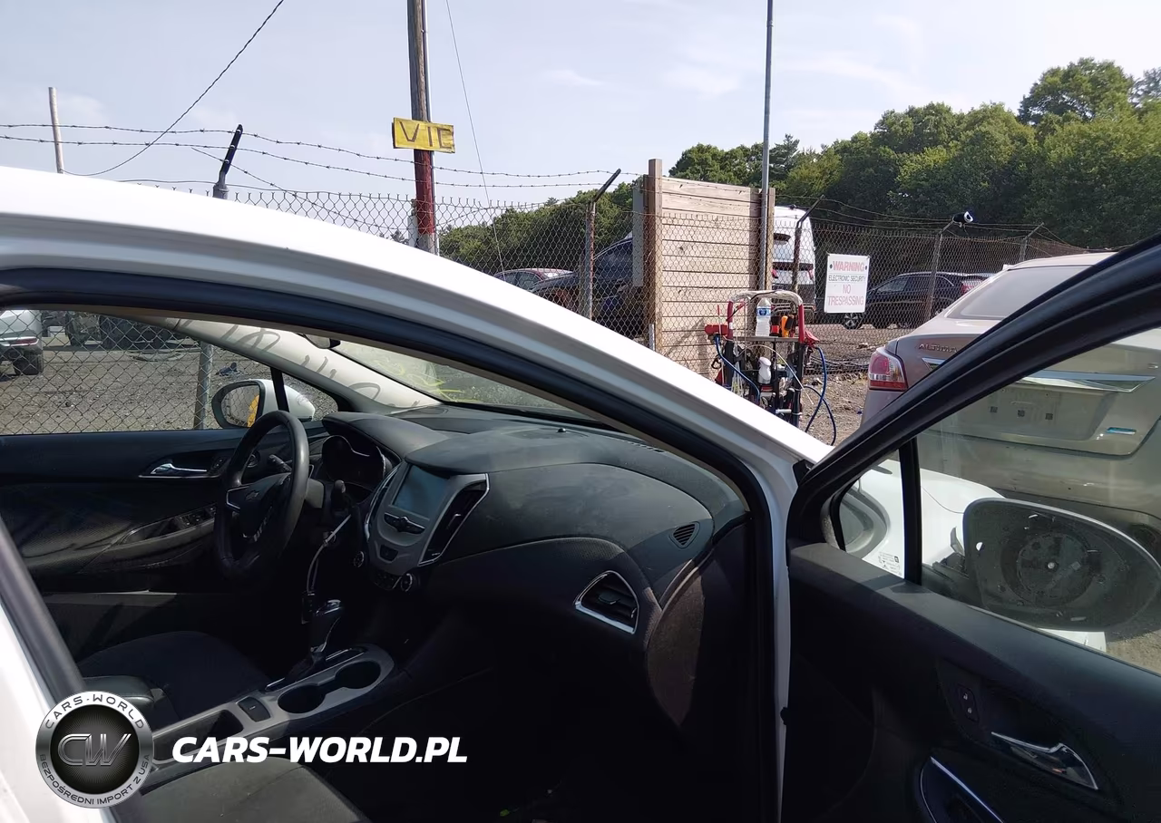 2018 Chevrolet Cruze Ls Auto VIN:1G1BC5SM0J7134182 - 5