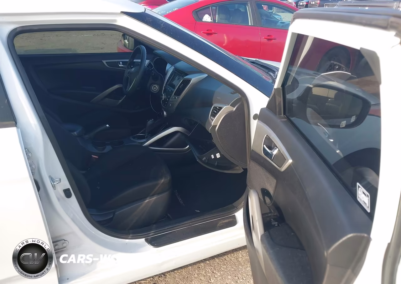 2015 Hyundai Veloster VIN:KMHTC6AD7FU242886 - 5