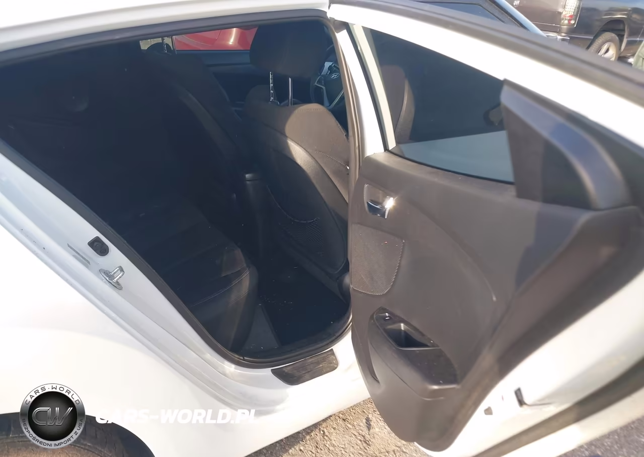 2015 Hyundai Veloster VIN:KMHTC6AD7FU242886 - 8