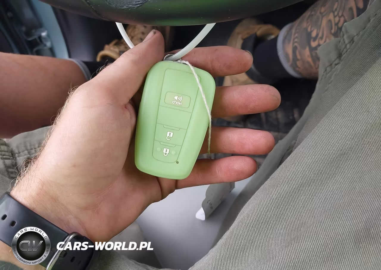 2018 Toyota Prius Four VIN:JTDKARFU9J3547885 - 11