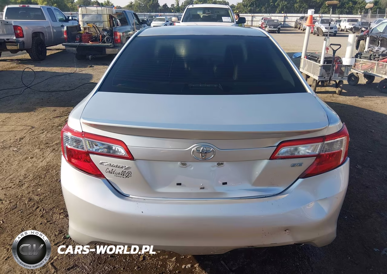 2014 Toyota Camry Se VIN:4T1BF1FKXEU323134 - 16
