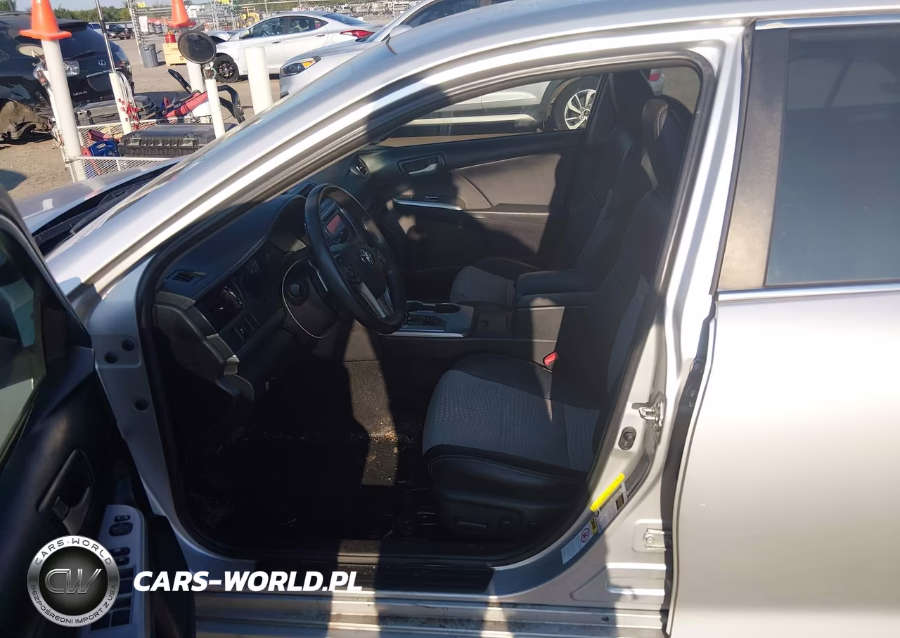 2014 Toyota Camry Se VIN:4T1BF1FKXEU323134 - 17