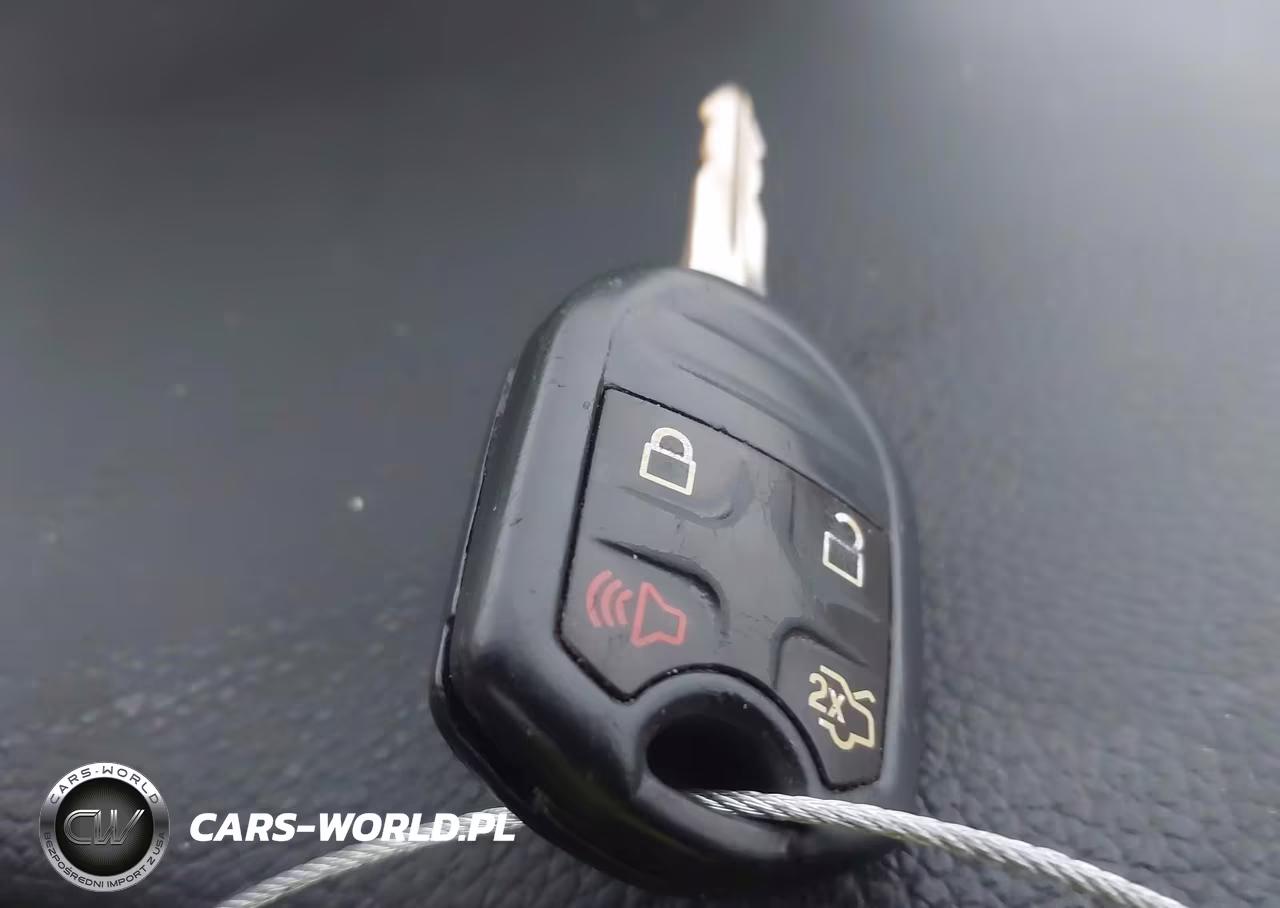 2011 Ford Mustang V6 Premium VIN:1ZVBP8AM1B5157060 - 11