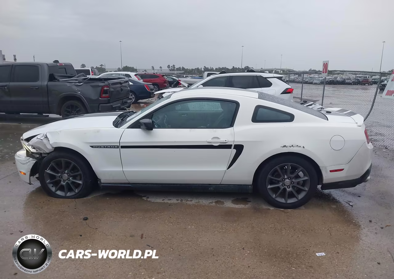 2011 Ford Mustang V6 Premium VIN:1ZVBP8AM1B5157060 - 15