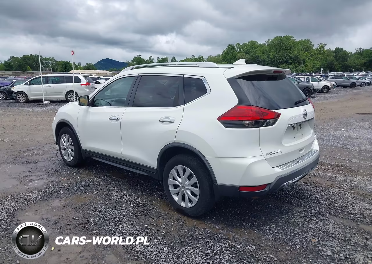 2017 Nissan Rogue S VIN:KNMAT2MV5HP593449 - 3