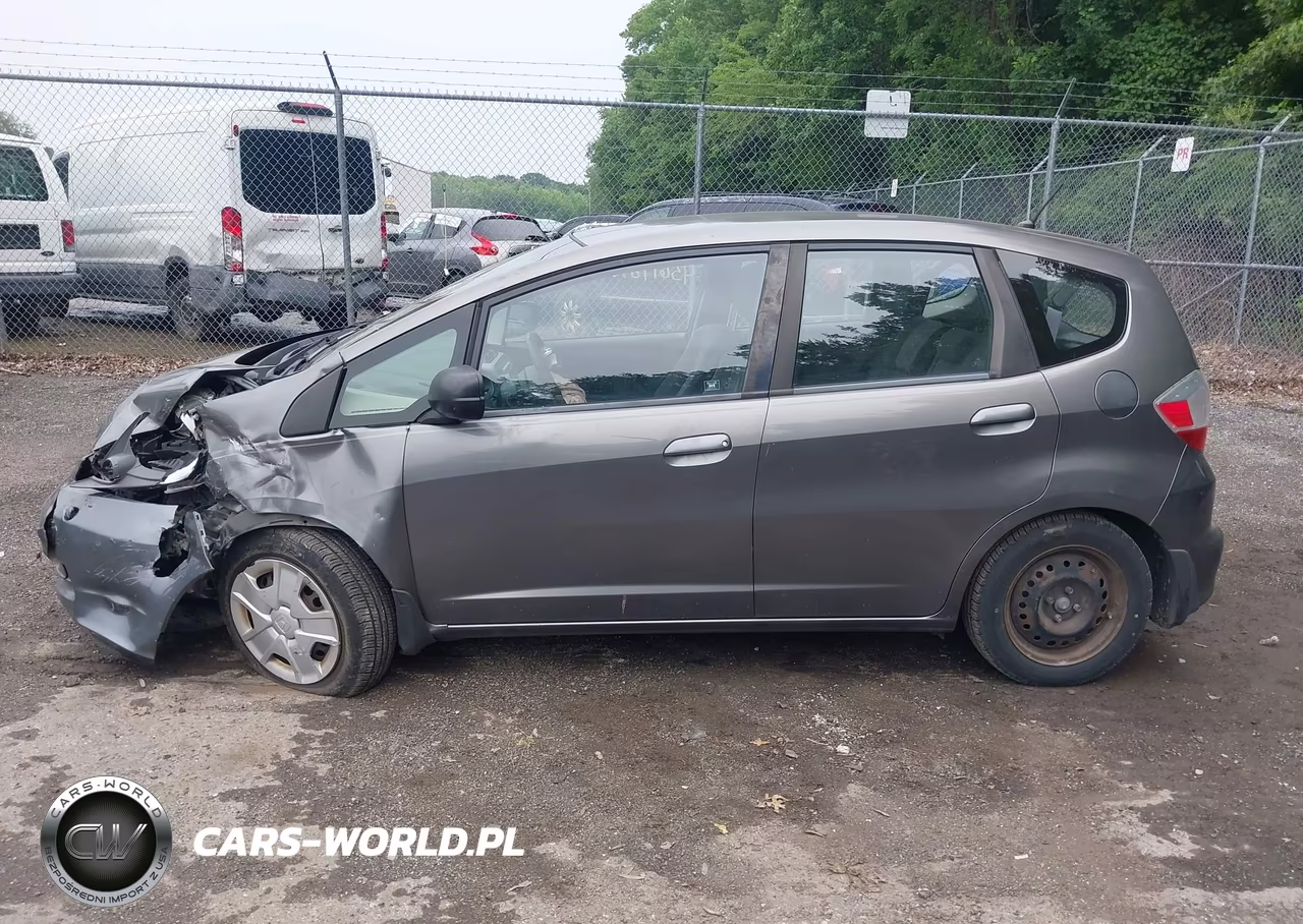 2013 Honda Fit VIN:JHMGE8H36DC067637 - 14