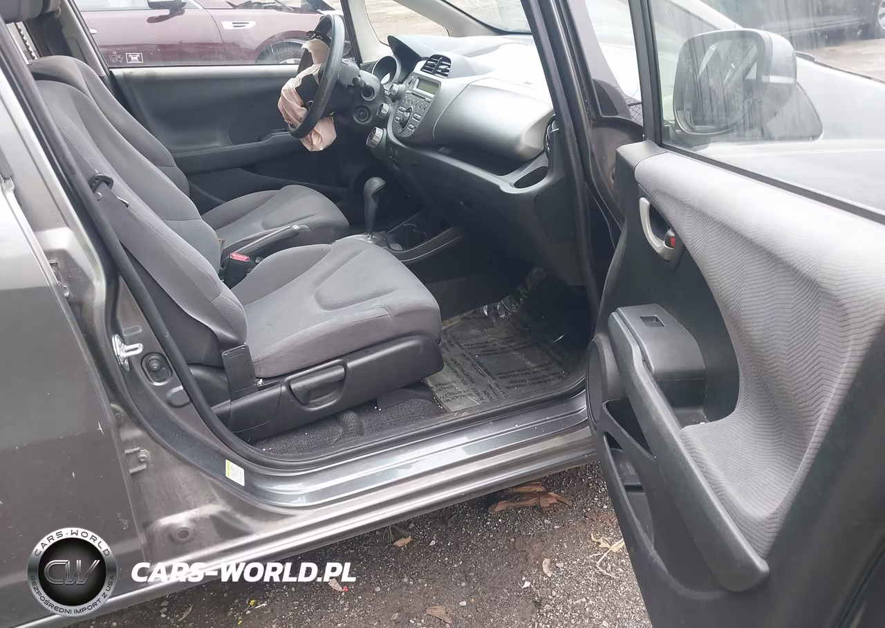 2013 Honda Fit VIN:JHMGE8H36DC067637 - 5