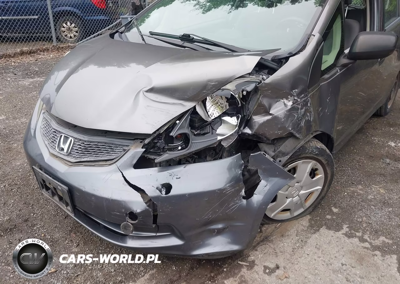 2013 Honda Fit VIN:JHMGE8H36DC067637 - 6