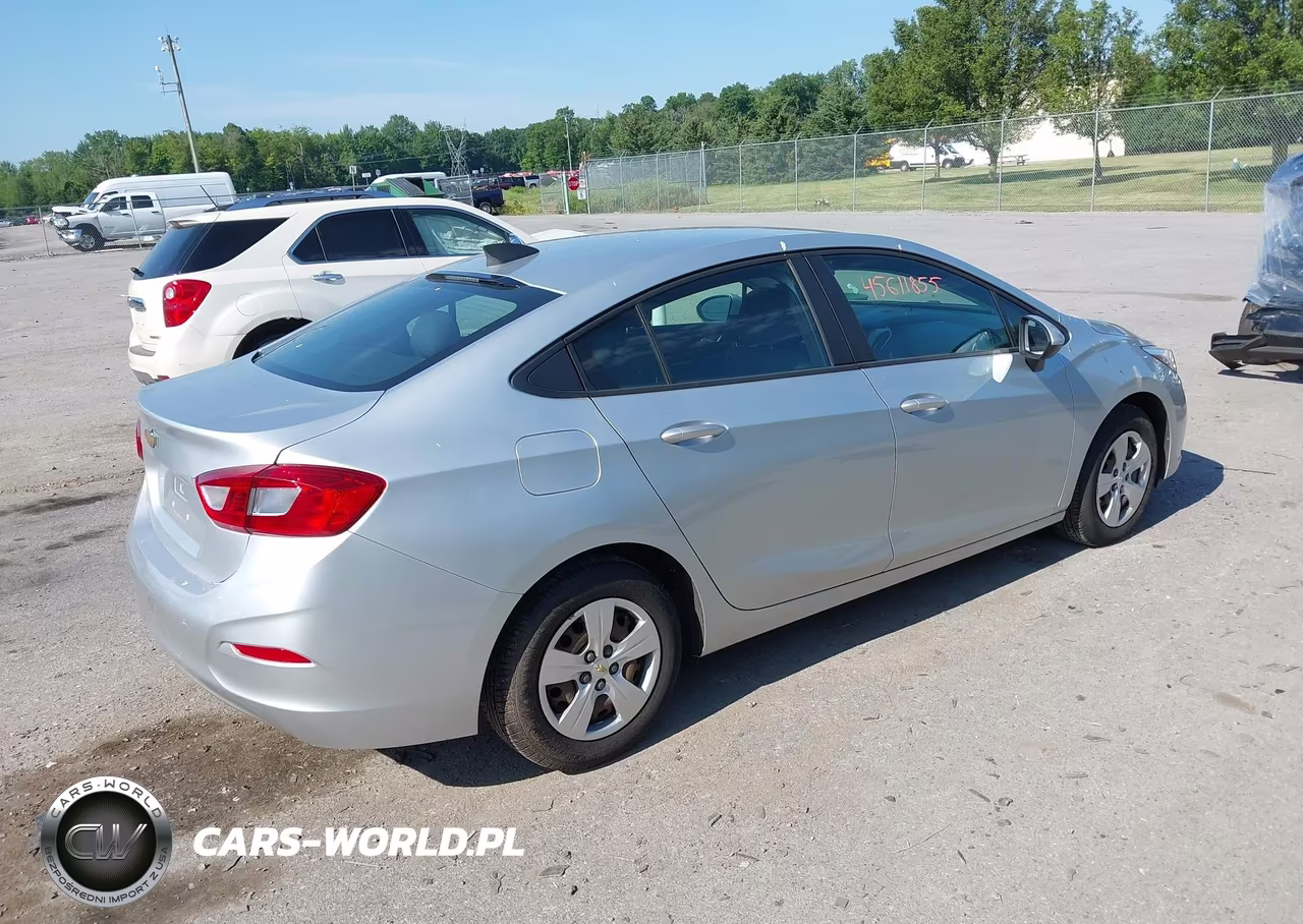 2018 Chevrolet Cruze Ls Auto VIN:1G1BC5SM3J7209859 - 4