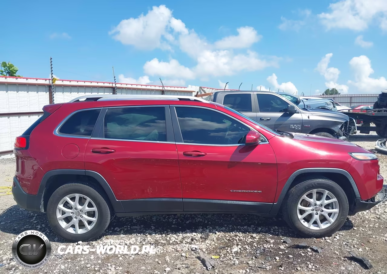 2016 Jeep Cherokee Latitude VIN:1C4PJMCB2GW176152 - 13