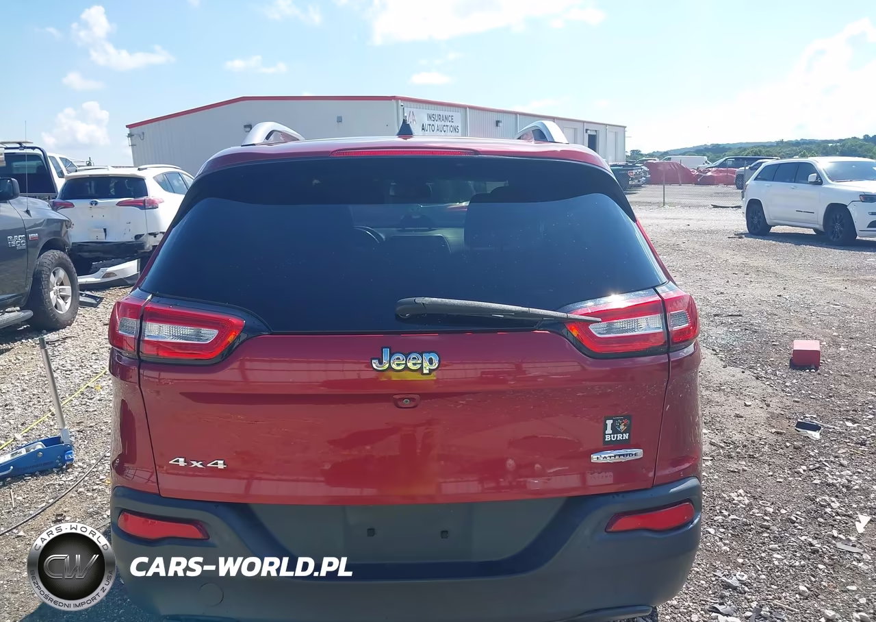 2016 Jeep Cherokee Latitude VIN:1C4PJMCB2GW176152 - 16