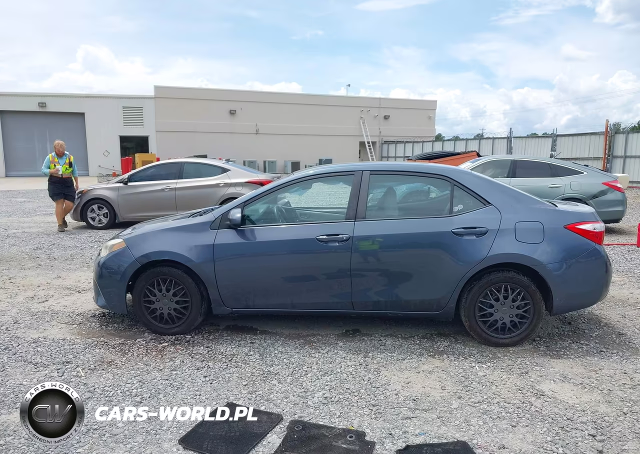 2015 Toyota Corolla Le VIN:2T1BURHE0FC334612 - 14