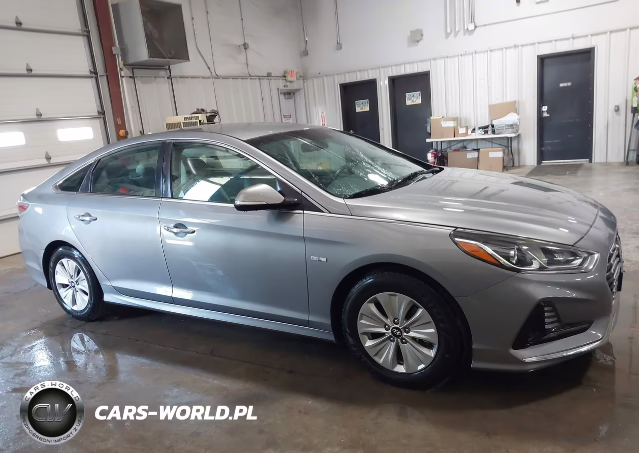 2018 Hyundai Sonata Hybrid Se VIN:KMHE24L33JA083752 - 18