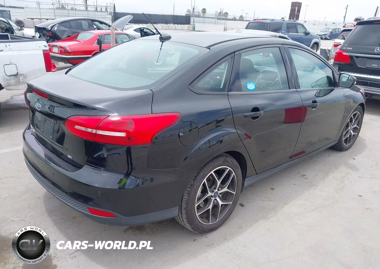 2018 Ford Focus Sel VIN:1FADP3H20JL270548 - 4