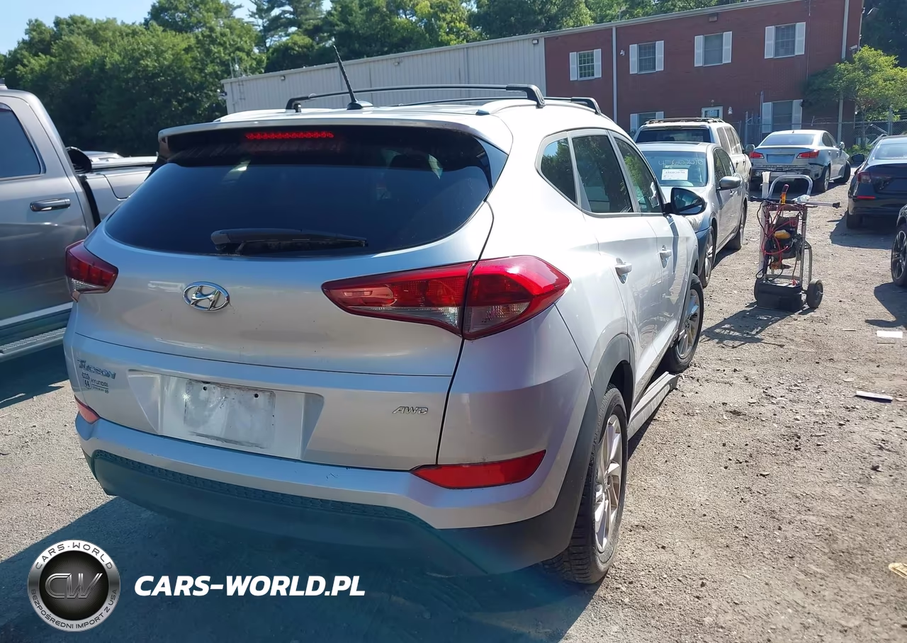 2017 Hyundai Tucson Se VIN:KM8J3CA46HU272020 - 4