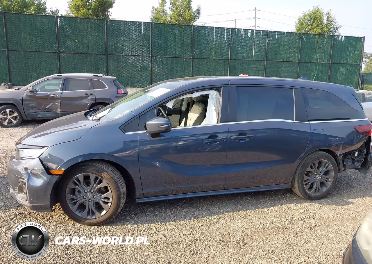 2025 Honda Odyssey Touring VIN:5FNRL6H88SB009061 - 14
