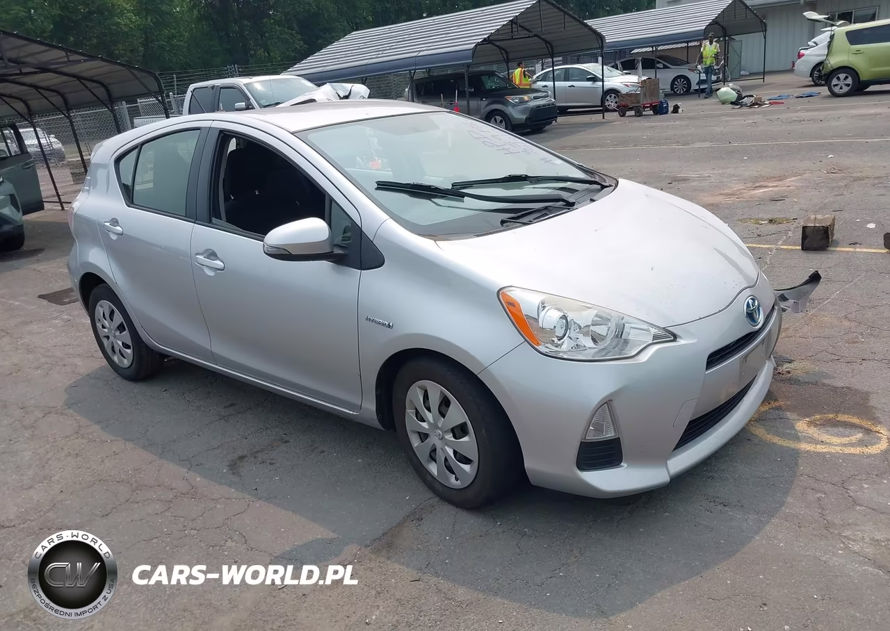 2014 Toyota Prius C Two