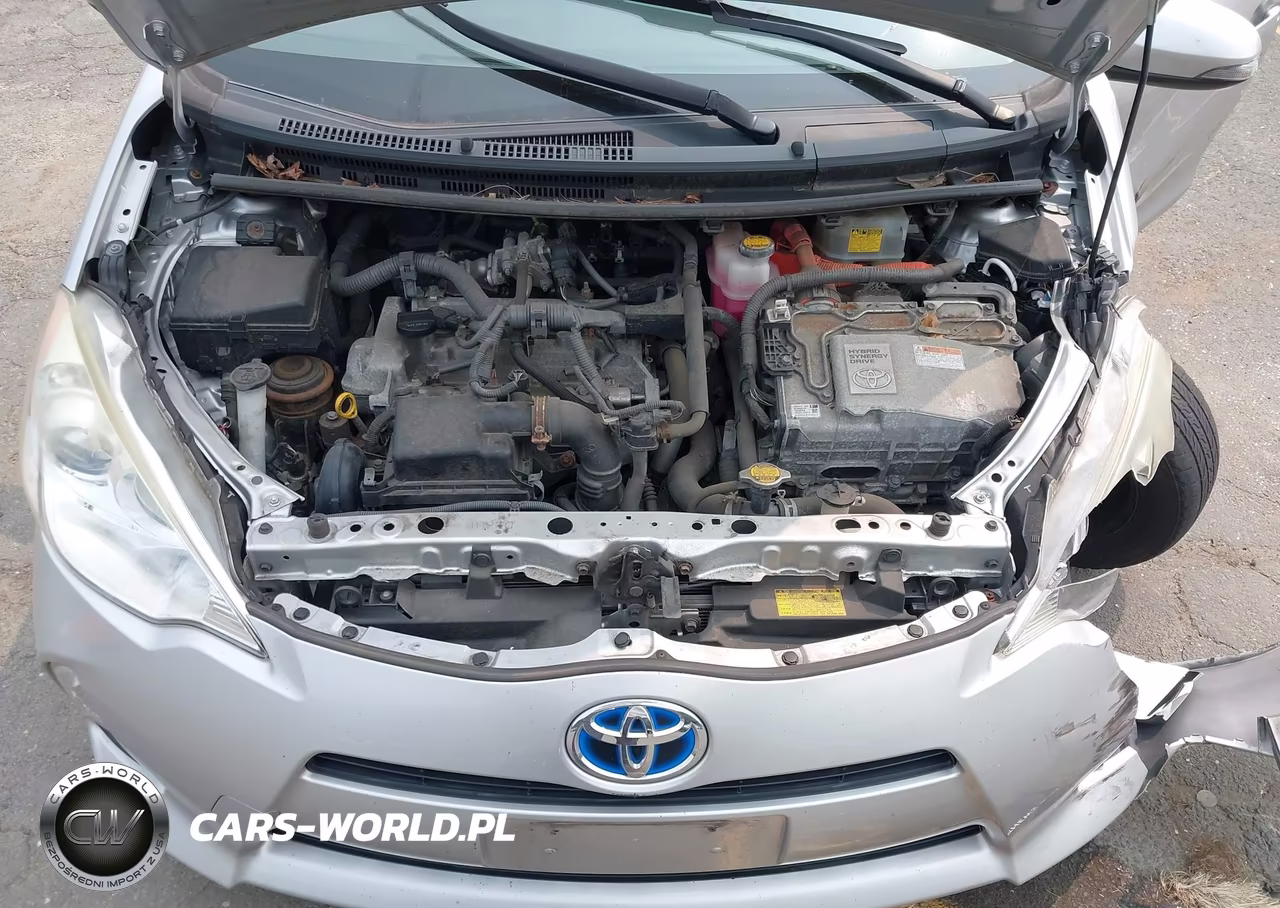 2014 Toyota Prius C Two VIN:JTDKDTB3XE1081693 - 10