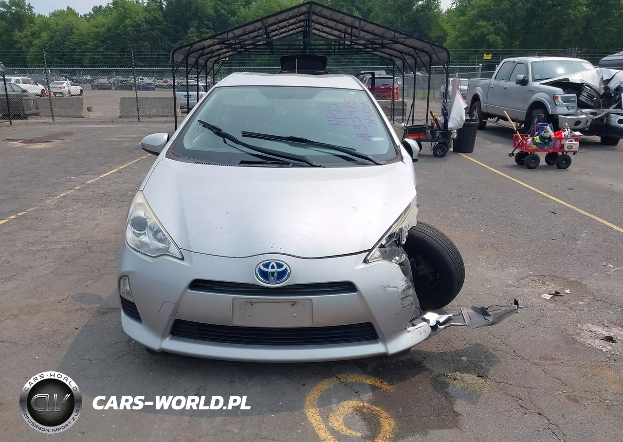 2014 Toyota Prius C Two VIN:JTDKDTB3XE1081693 - 12