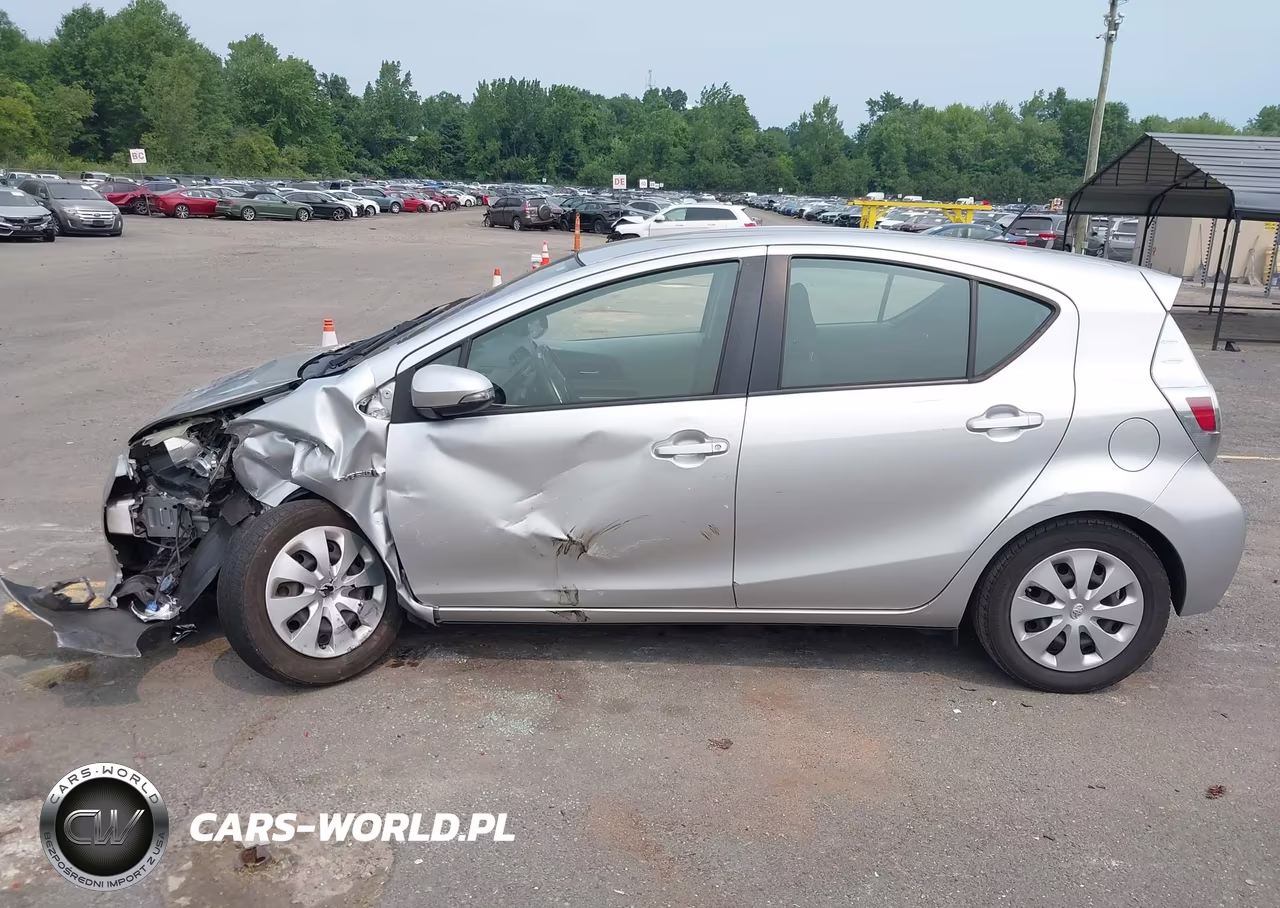 2014 Toyota Prius C Two VIN:JTDKDTB3XE1081693 - 14