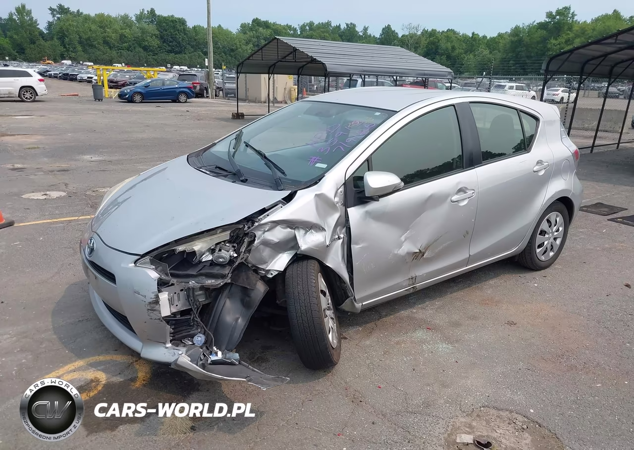 2014 Toyota Prius C Two VIN:JTDKDTB3XE1081693 - 2