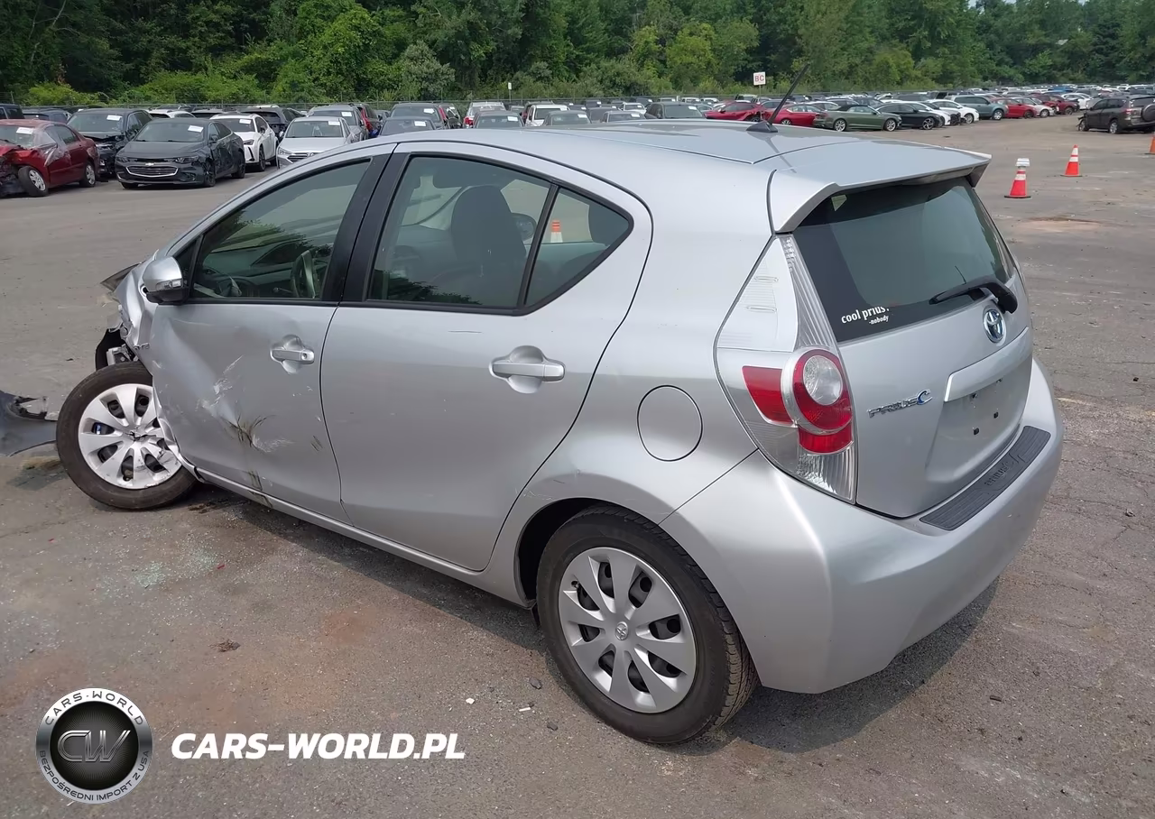 2014 Toyota Prius C Two VIN:JTDKDTB3XE1081693 - 3
