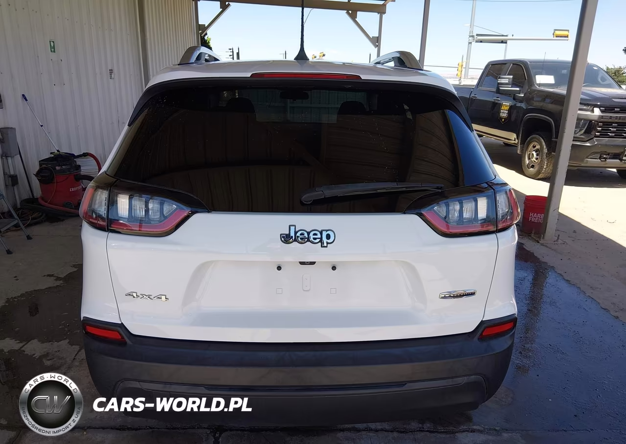 2019 Jeep Cherokee Latitude 4X4 VIN:1C4PJMCB4KD423885 - 16