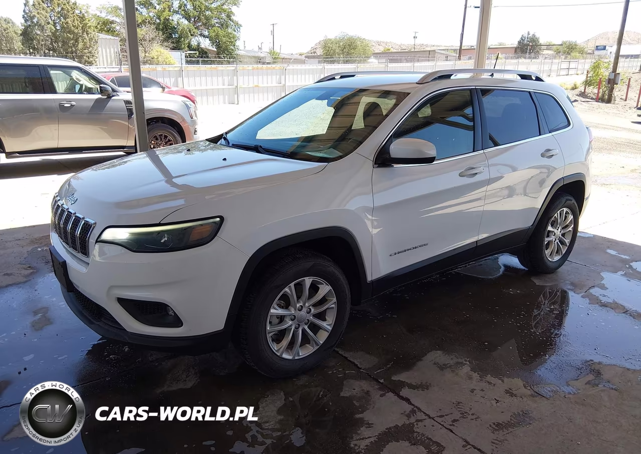 2019 Jeep Cherokee Latitude 4X4 VIN:1C4PJMCB4KD423885 - 2