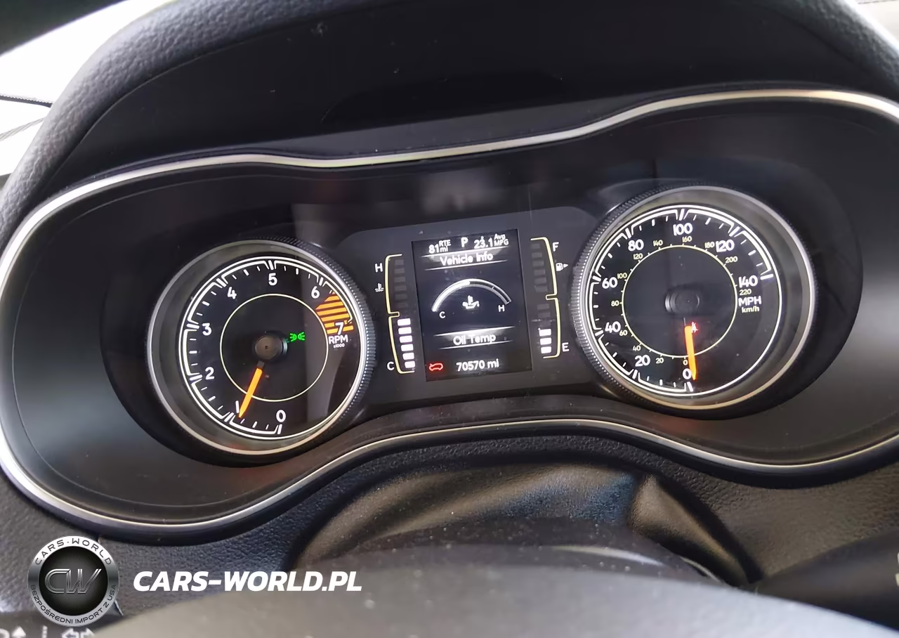 2019 Jeep Cherokee Latitude 4X4 VIN:1C4PJMCB4KD423885 - 7