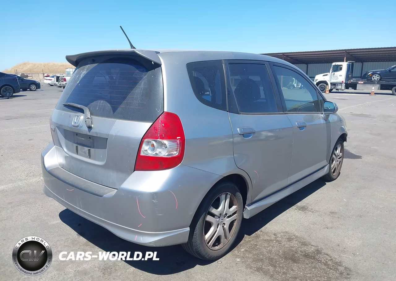 2008 Honda Fit Sport VIN:JHMGD38688S014708 - 4