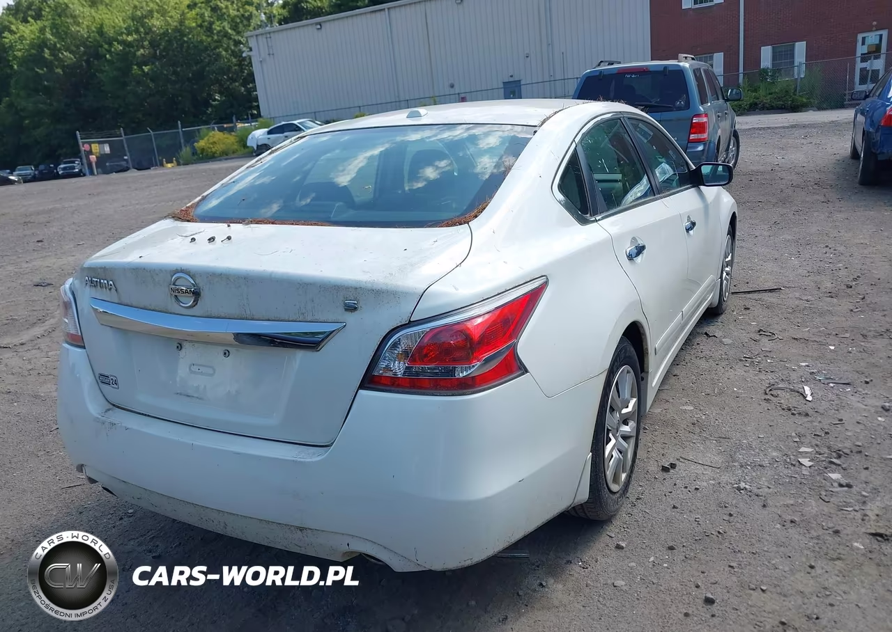 2015 Nissan Altima 2.5 S VIN:1N4AL3APXFN361942 - 4