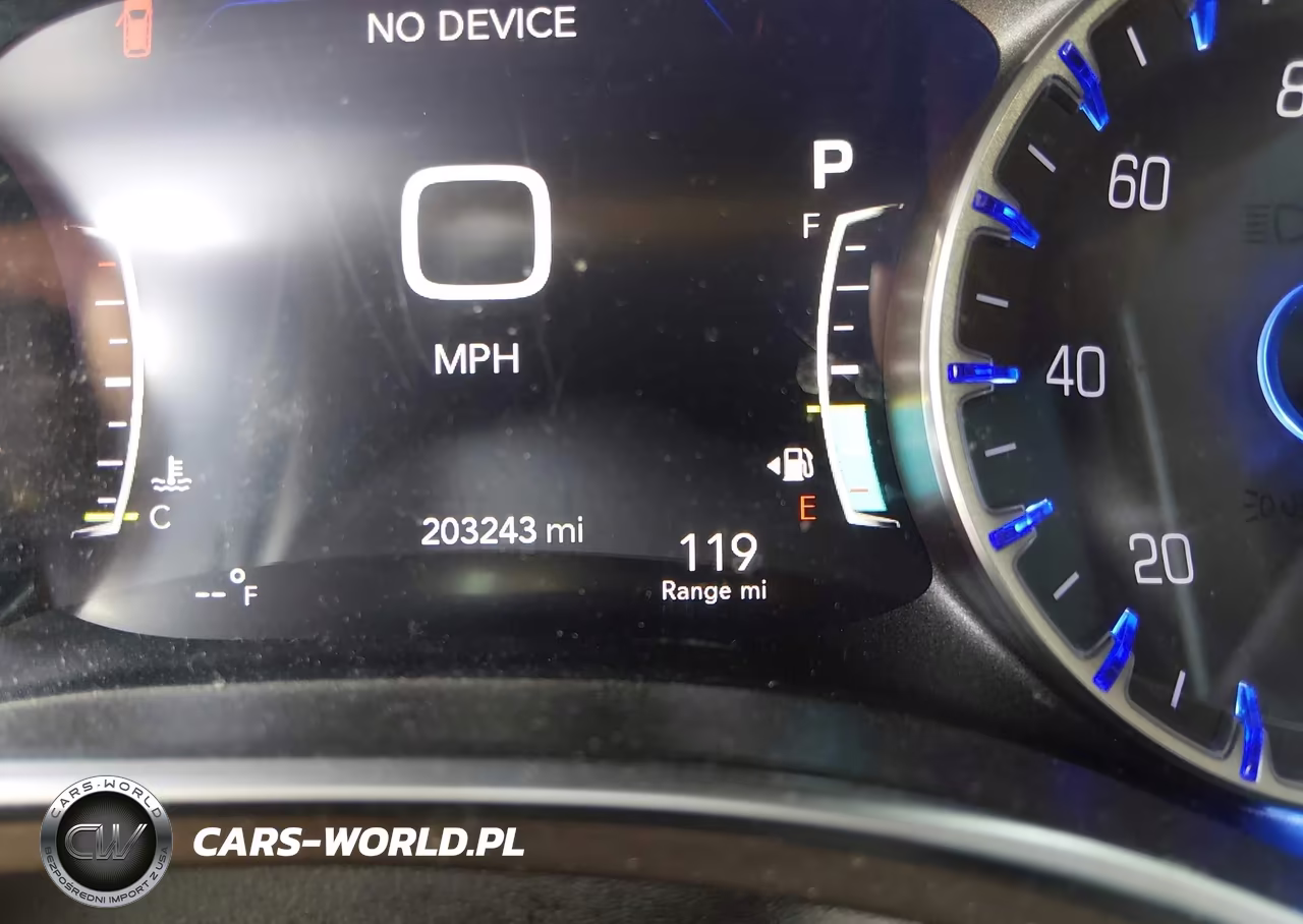 2017 Chrysler Pacifica Touring-L Plus VIN:2C4RC1EG6HR551156 - 16
