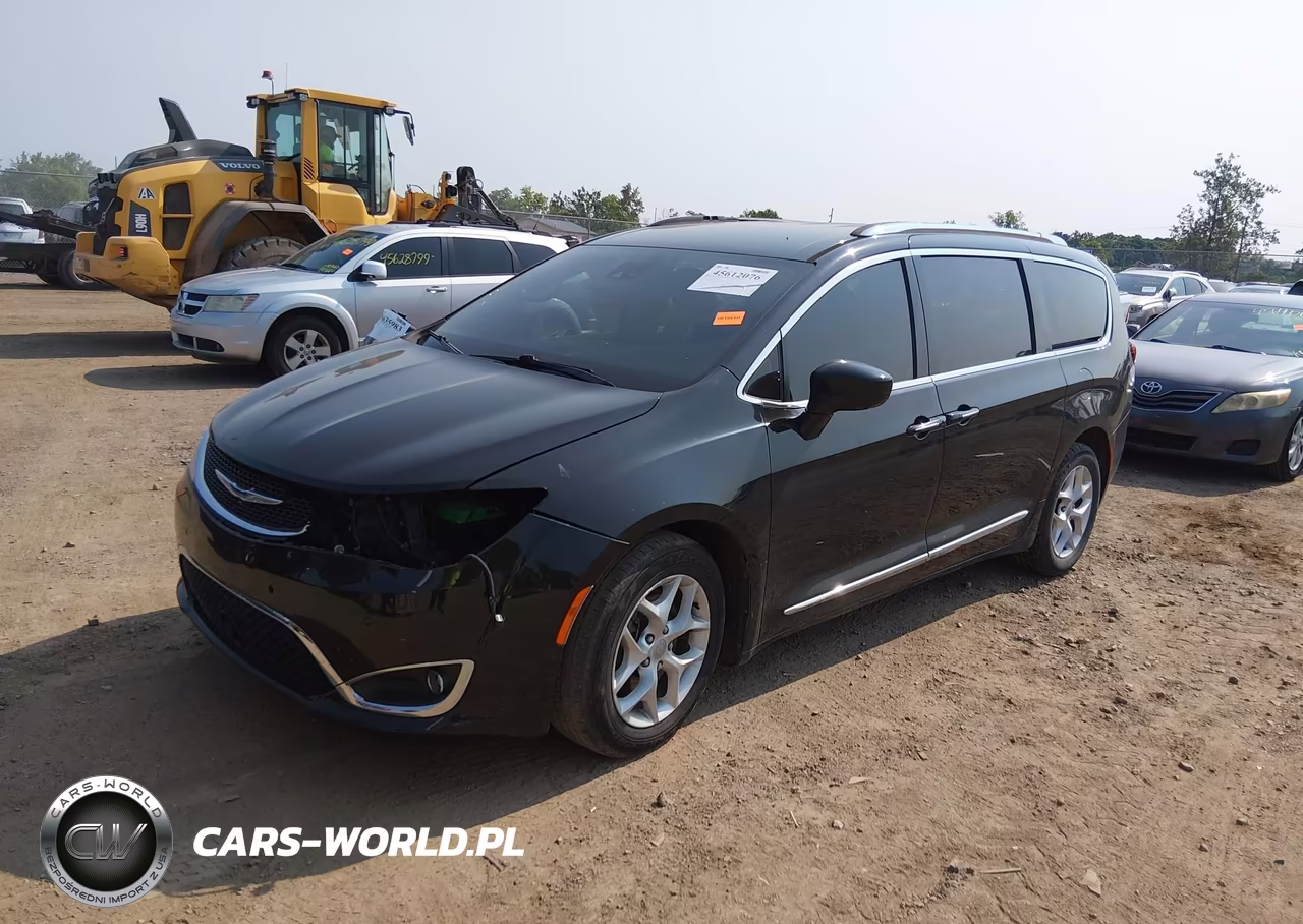 2017 Chrysler Pacifica Touring-L Plus VIN:2C4RC1EG6HR551156 - 2