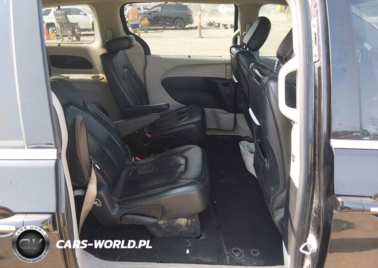 2017 Chrysler Pacifica Touring-L Plus VIN:2C4RC1EG6HR551156 - 8