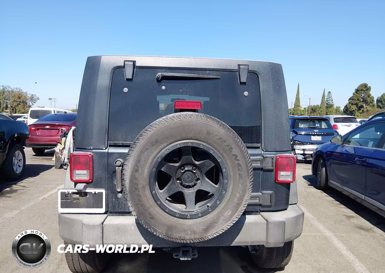 2008 Jeep Wrangler Unlimited Rubicon VIN:1J4GA69178L615935 - 17