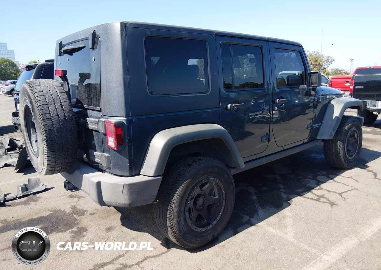 2008 Jeep Wrangler Unlimited Rubicon VIN:1J4GA69178L615935 - 4