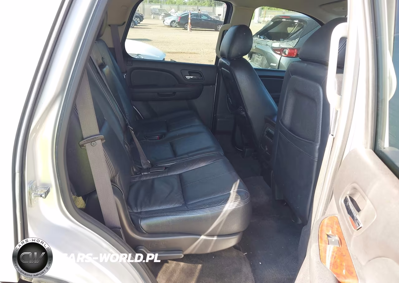 2011 Chevrolet Tahoe Ls VIN:1GNSCAE05BR360837 - 7