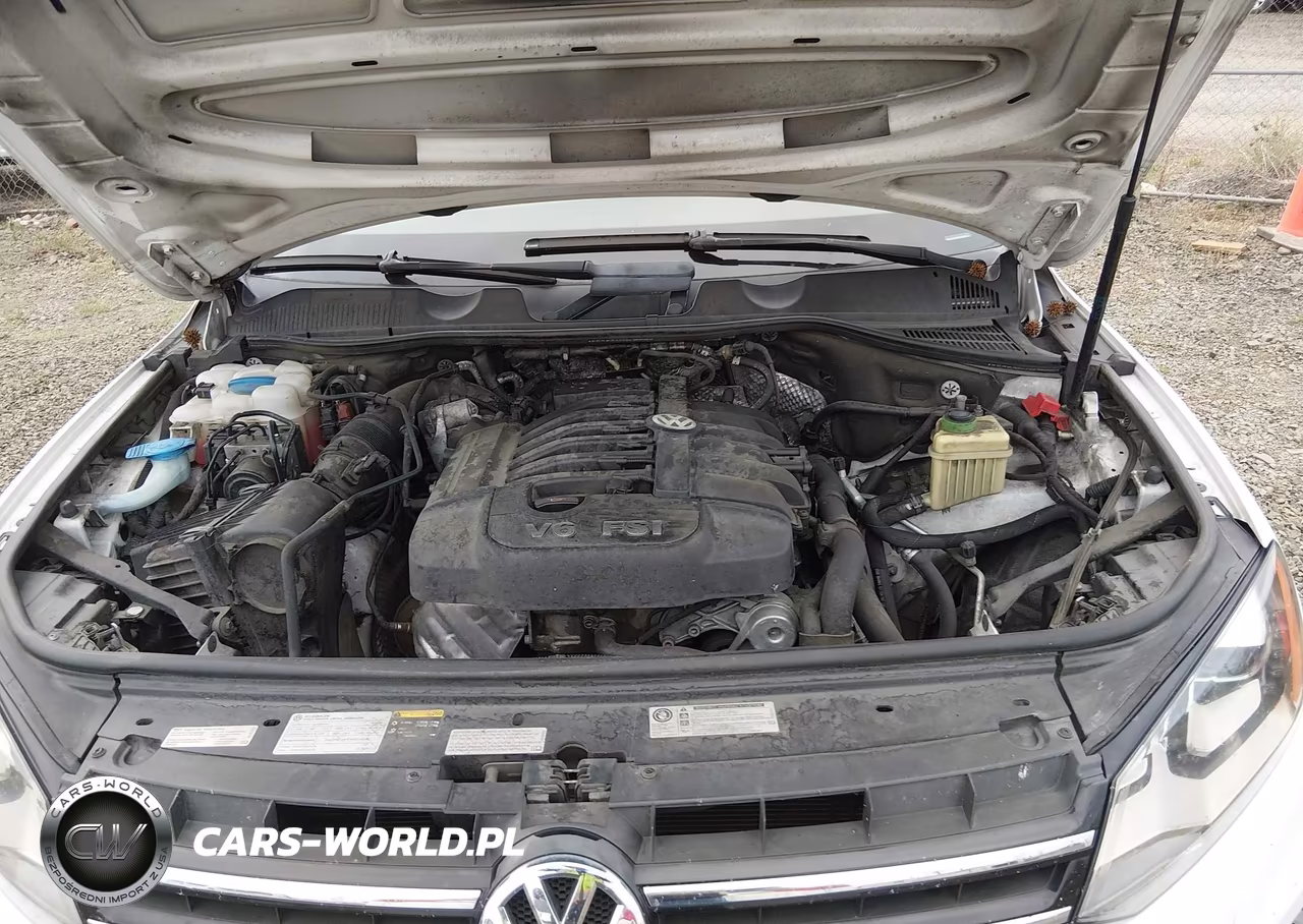 2014 Volkswagen Touareg 3.6L Sport VIN:WVGEF9BP5ED007301 - 10
